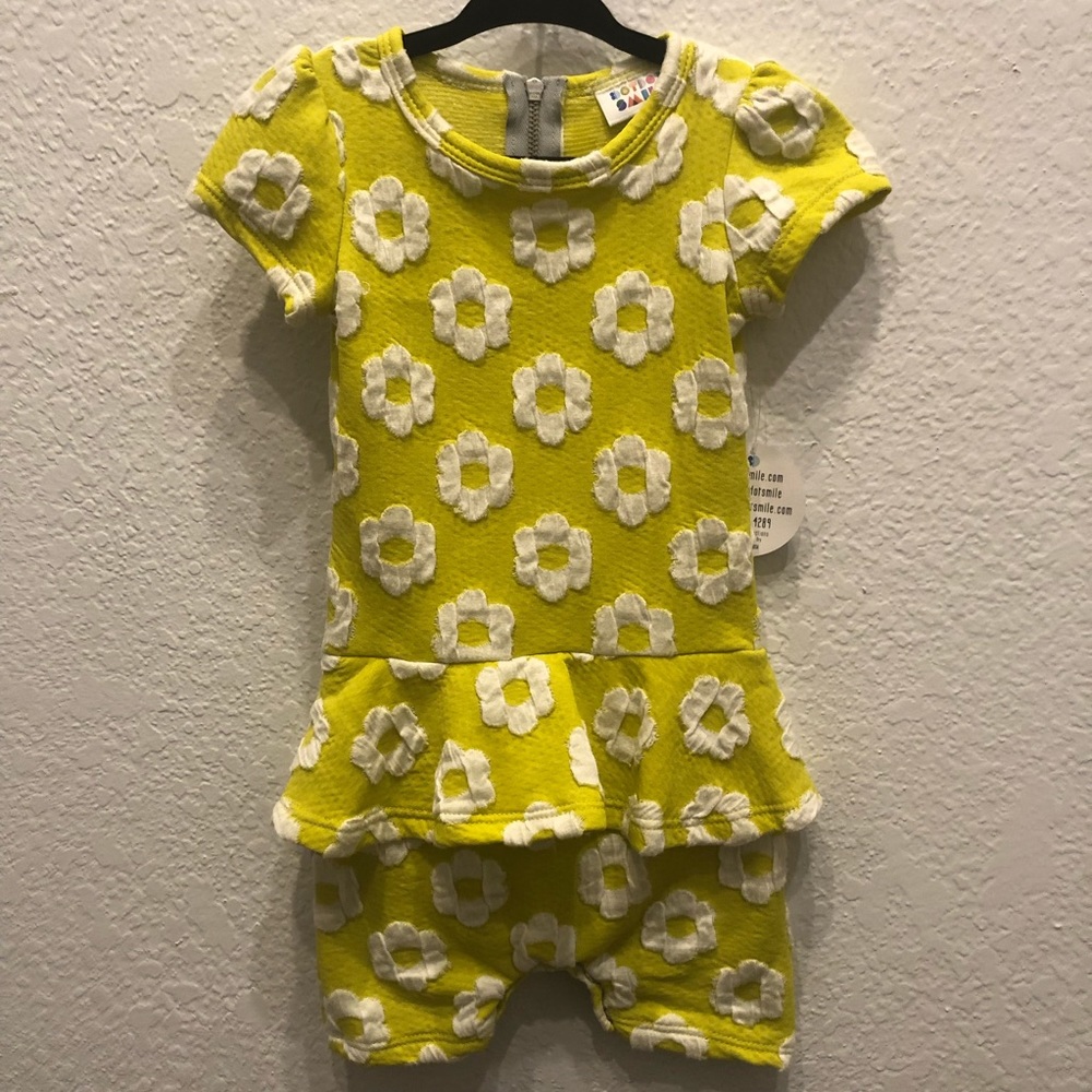 NWT Dot Dot Smile romper size 12/24 months